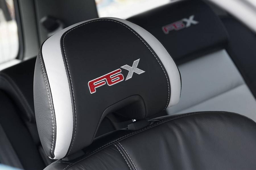 Детали интерьера FPV F6X 2008 года  (фото 15 из 21)
